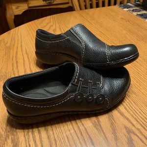 Clark’s slip on shoes size 7.5